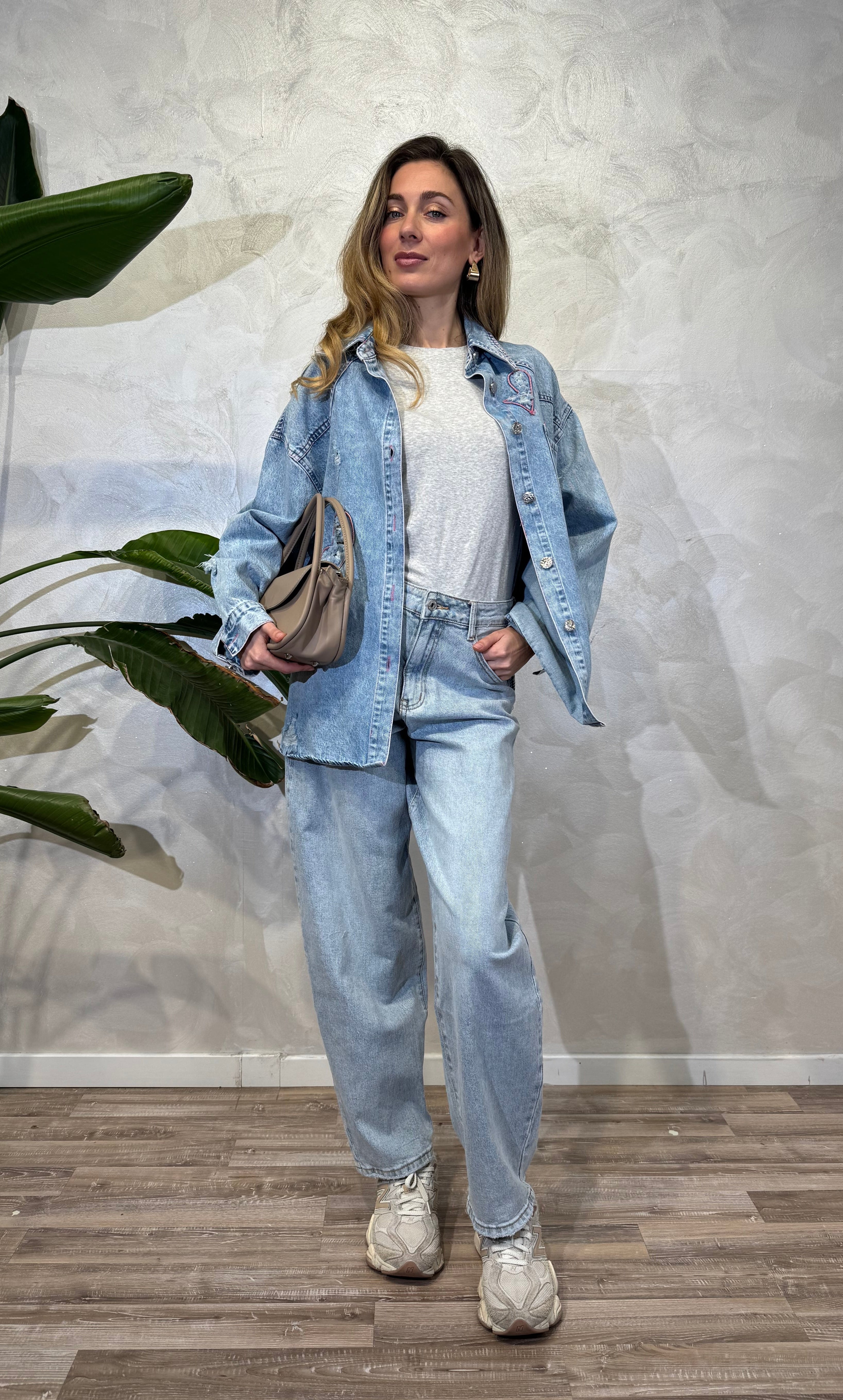 CAMICIA CON ROTTURE E CUCITURE IN CONTRASTO COL. DENIM CHIARO