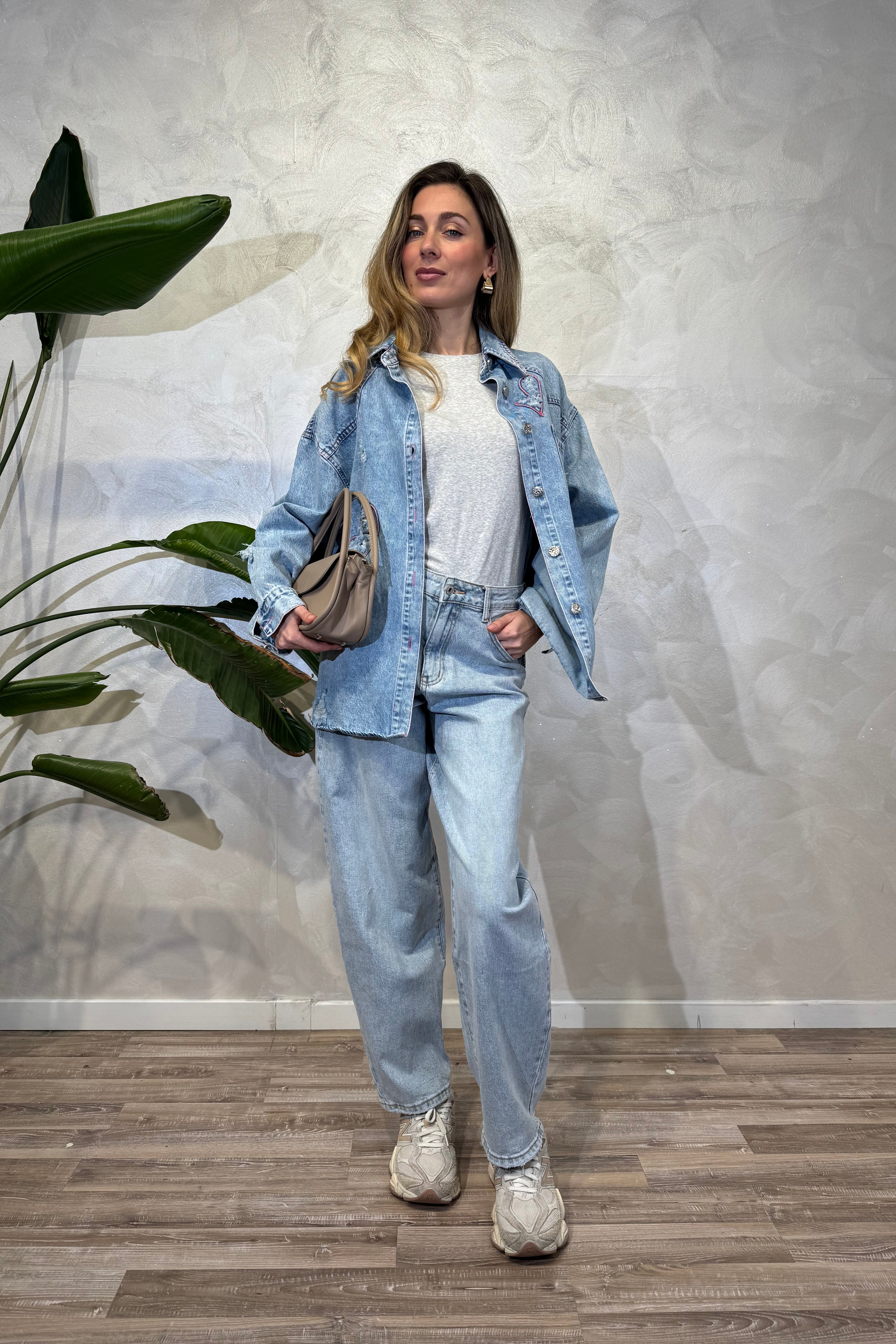 CAMICIA CON ROTTURE E CUCITURE IN CONTRASTO COL. DENIM CHIARO