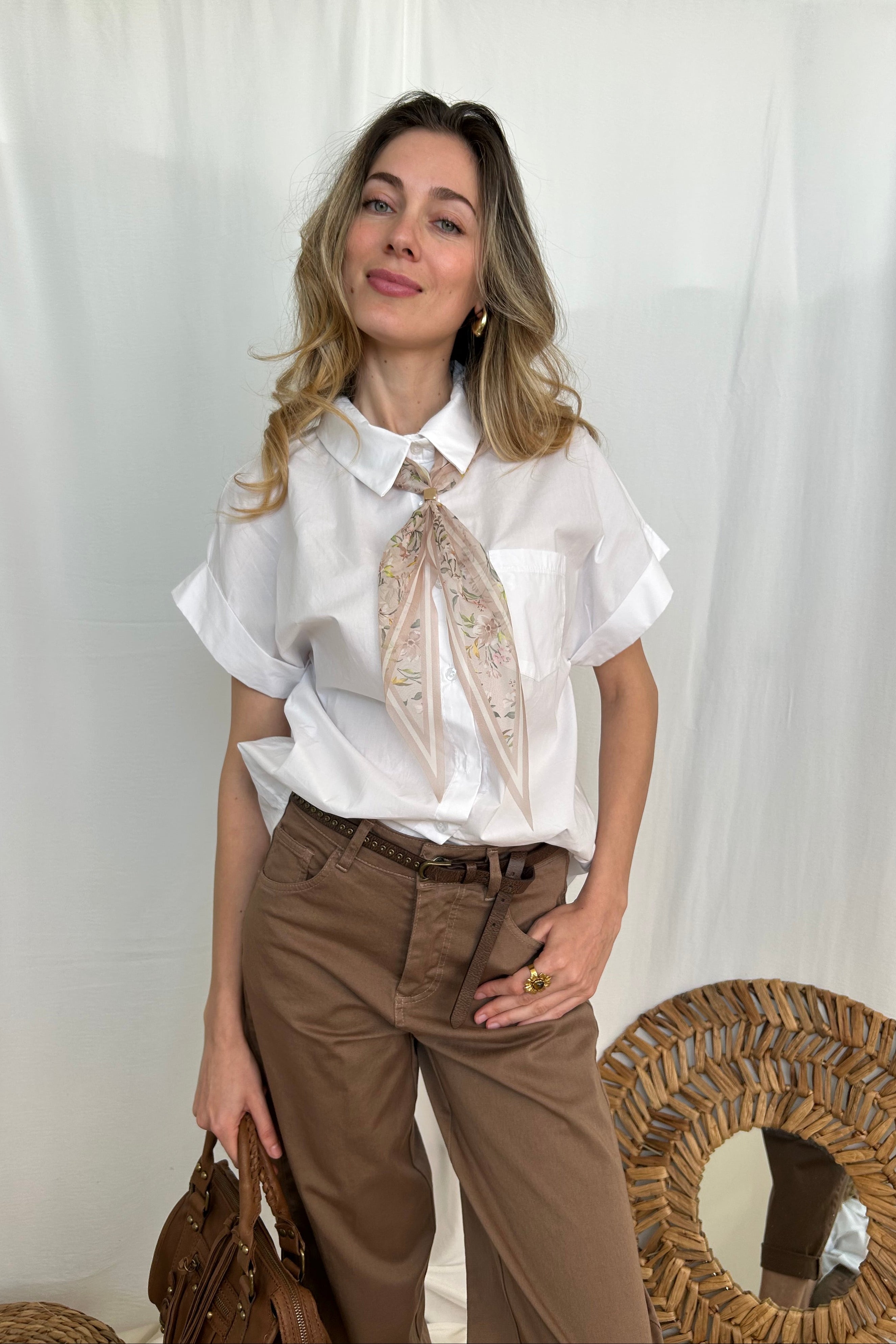 CAMICIA MEZZA MANICA CON FOULARD COL.BIANCO