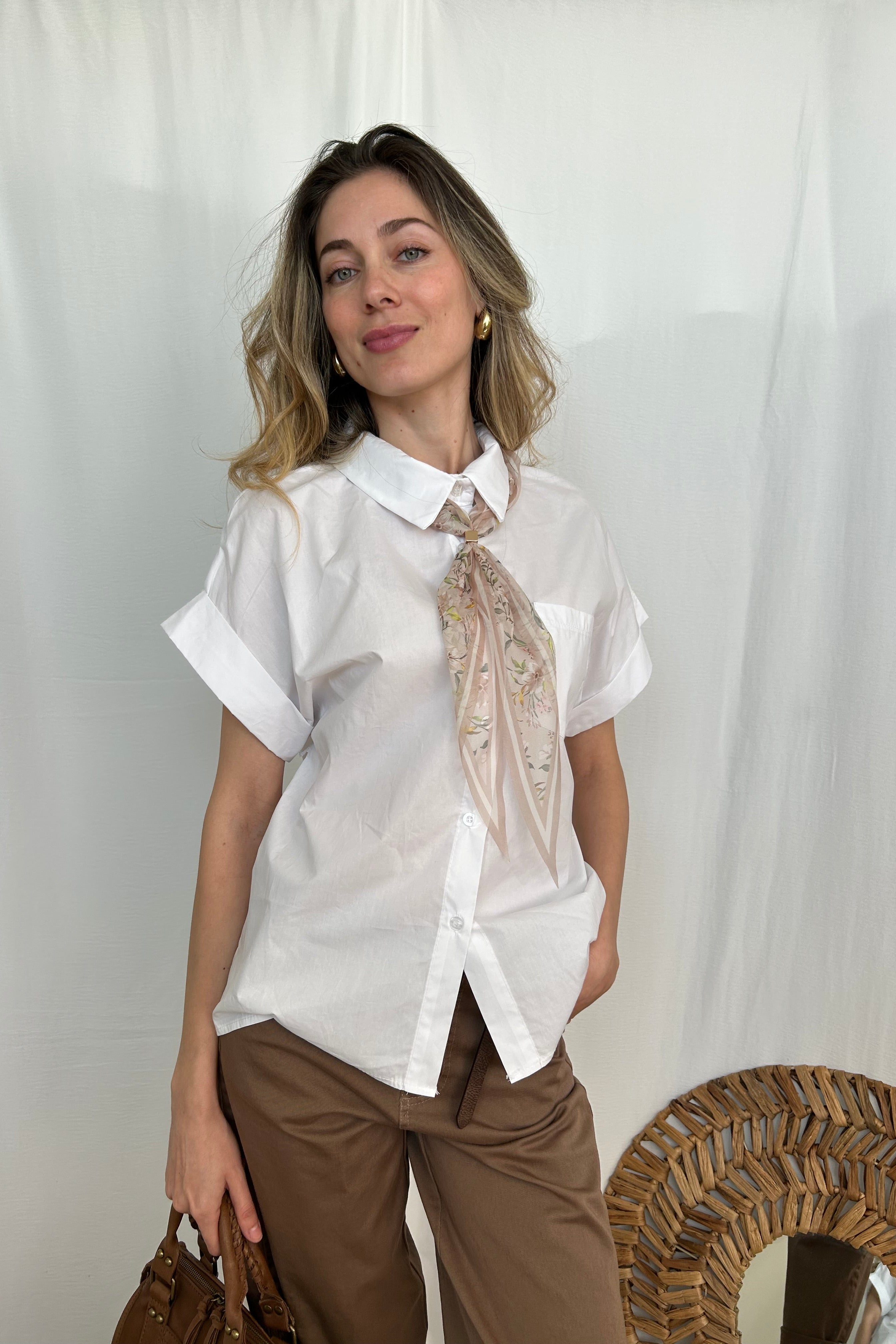 CAMICIA MEZZA MANICA CON FOULARD COL.BIANCO