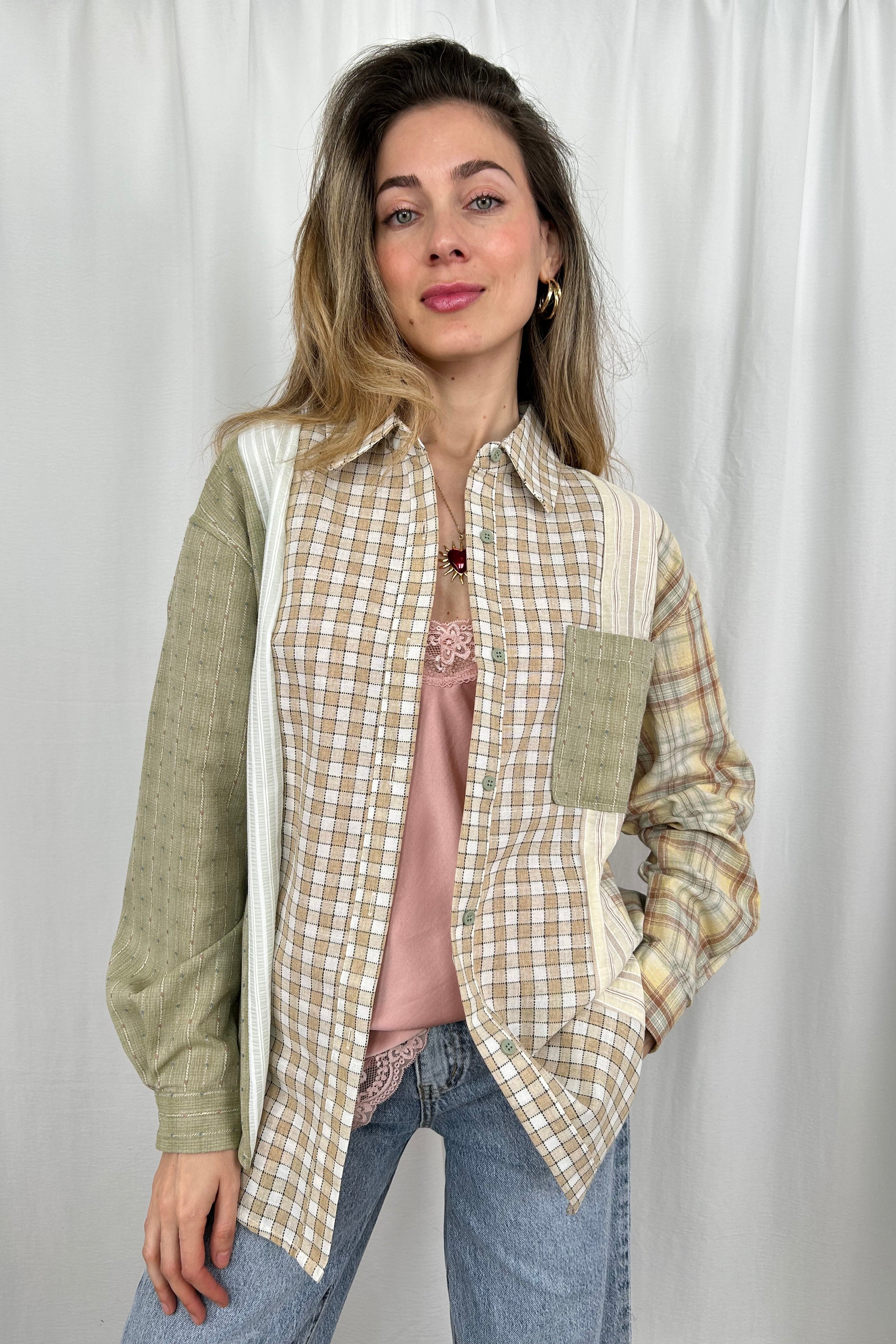 CAMICIA PATCHWORK MULTITESSUTO CON TASCHINO A CONTRASTO COL. UNICO