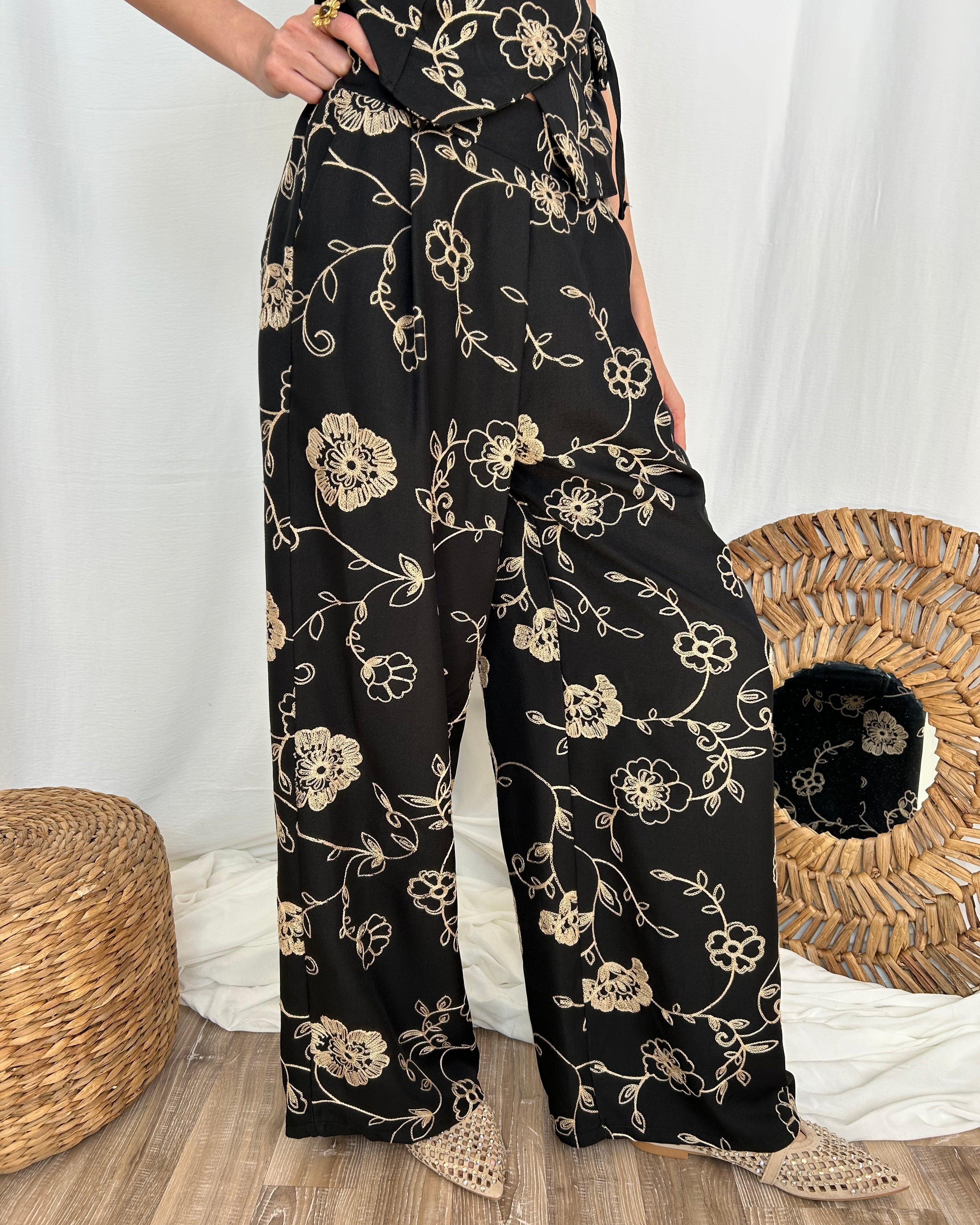 COMPLETO GILET INCROCIATO E PANTALONE VITA ALTA CON PINCES COL. NERO