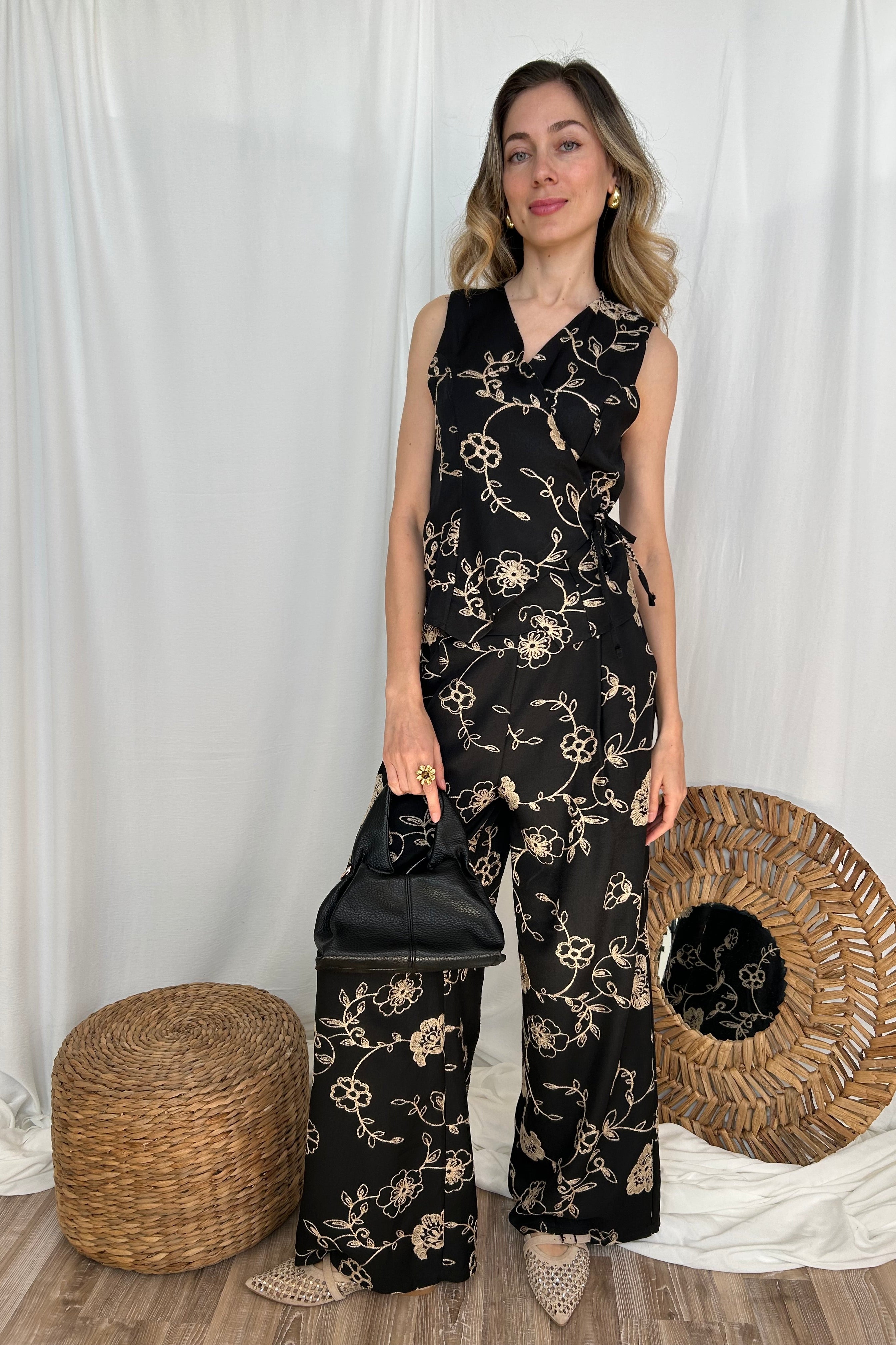 COMPLETO GILET INCROCIATO E PANTALONE VITA ALTA CON PINCES COL. NERO